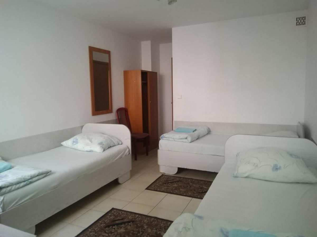Hostel Malva Lomianki Bagian luar foto