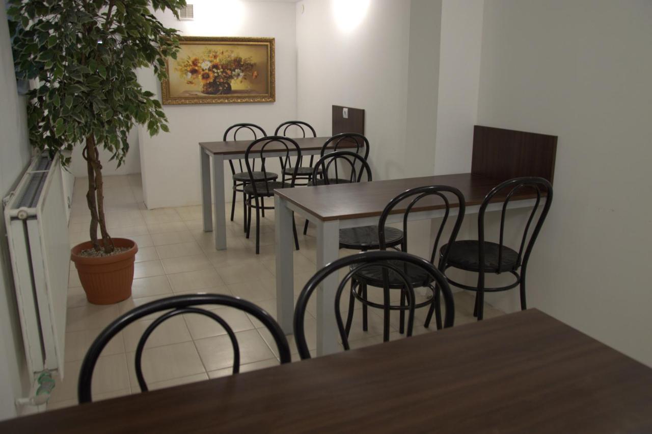 Hostel Malva Lomianki Bagian luar foto